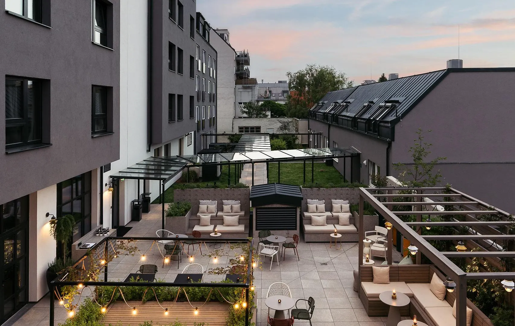 Hotel Schani Uno City Vienna 4*,