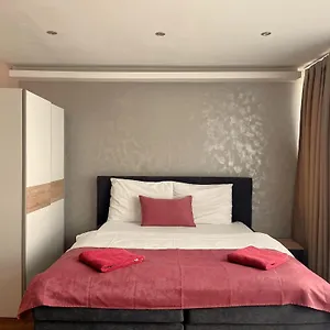Aurellia Serviced Apartments Appartamento