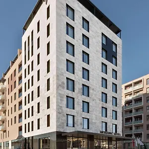 Mercure 4*, Tiran Arnavutluk